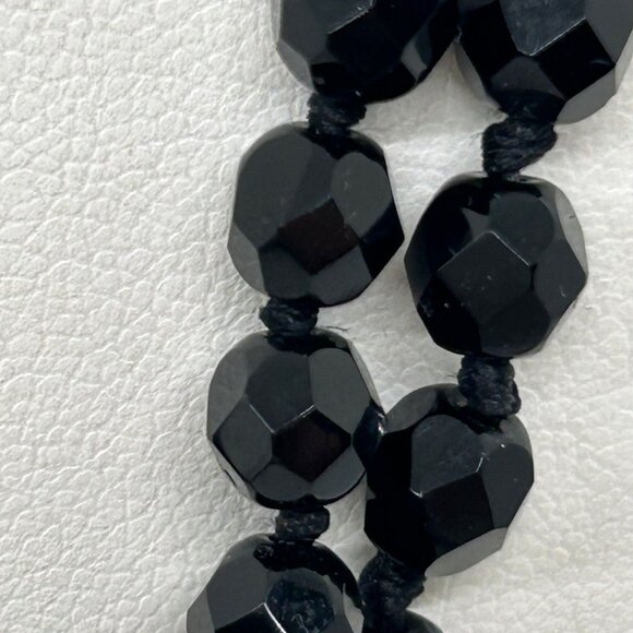 Vintage Glass Beaded Necklace Black Handknotted With Gold-Tone Oval Clasp 1950 - - Picture 7 of 13